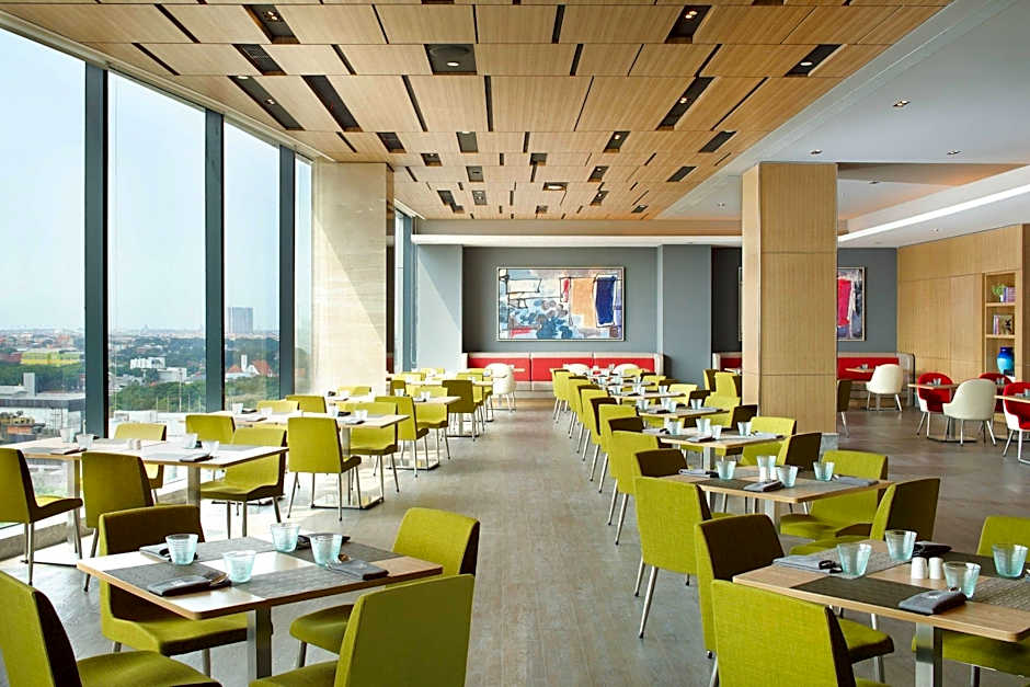 Four Points by Sheraton Surabaya, Tunjungan Plaza