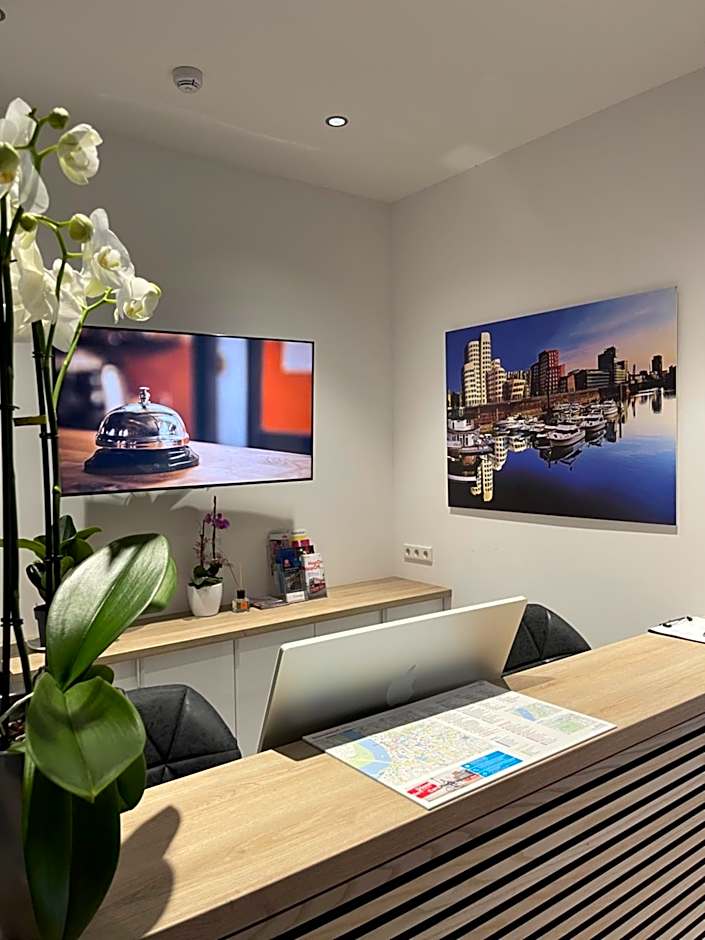 Palm Premium Hotel & Apartments