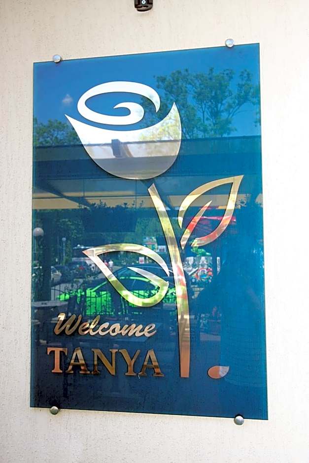 Tanya Hotel