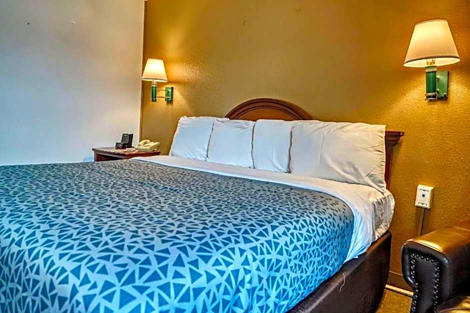 Econo Lodge Raleigh near Walnut Creek Amphitheatre