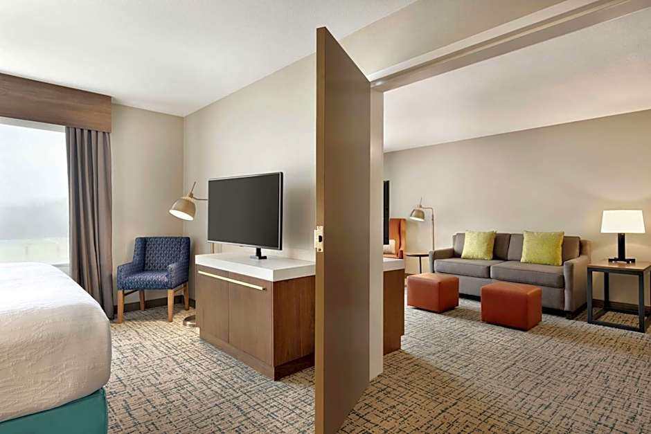 Hilton Garden Inn Dubuque Down