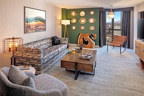 2QN 1BDRM STE MOBILITY HEARING ACCESS RI SHWR