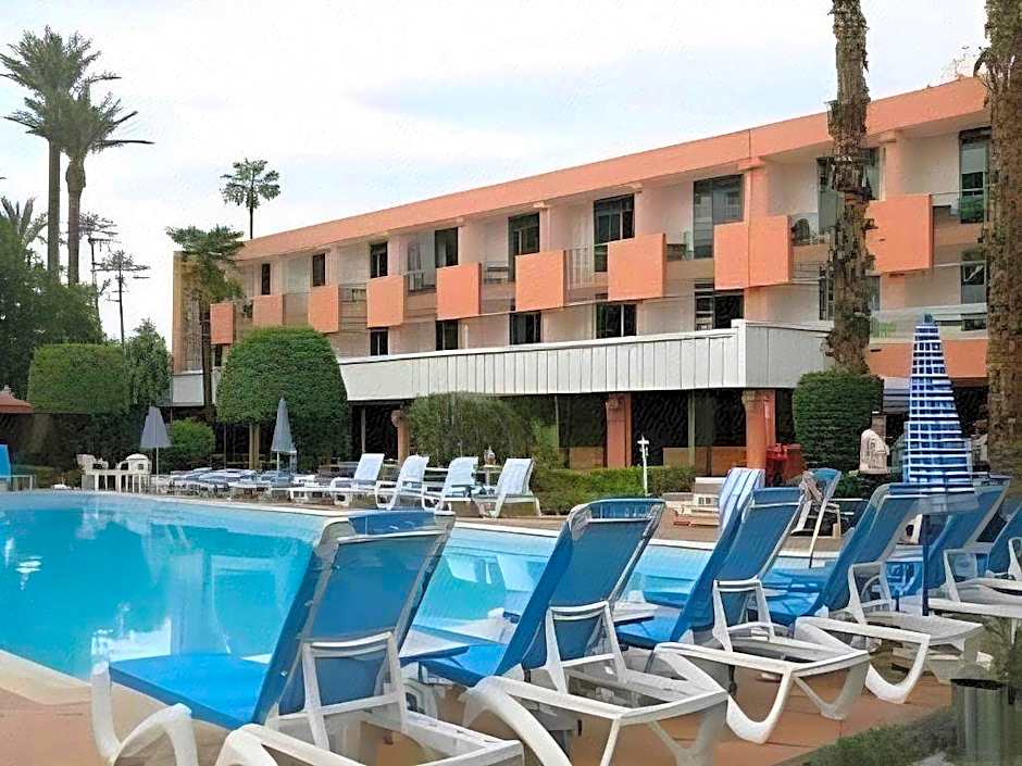 Chems Hotel