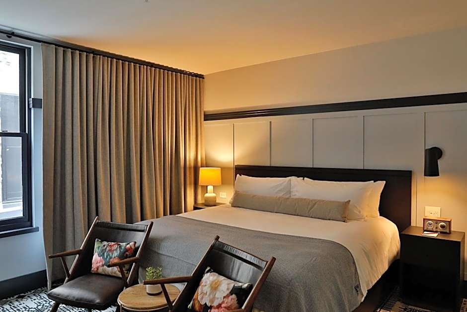 Photo 1 of 4 of Deluxe 1 King Bed, Accessible