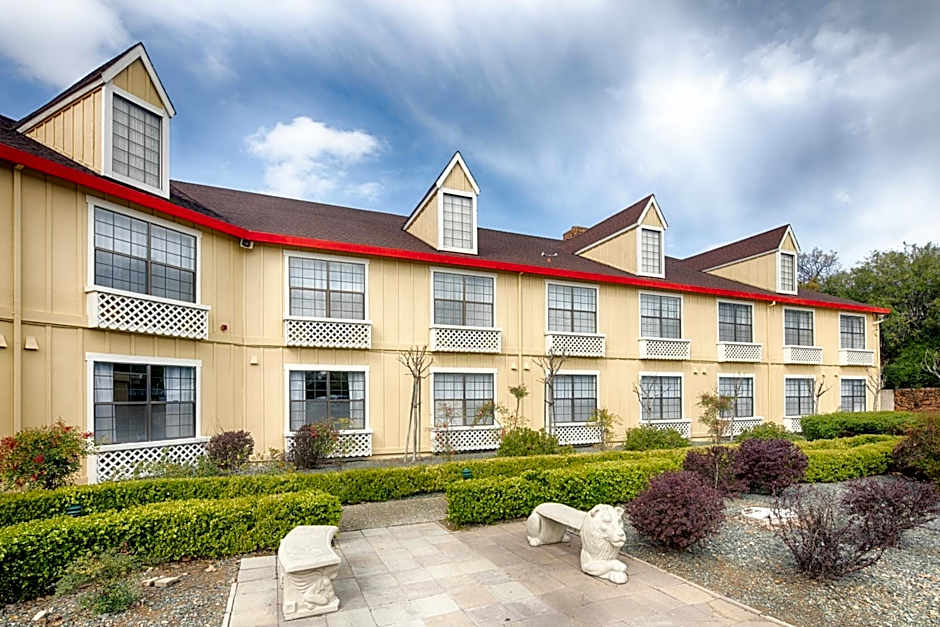 Red Lion Inn & Suites Auburn