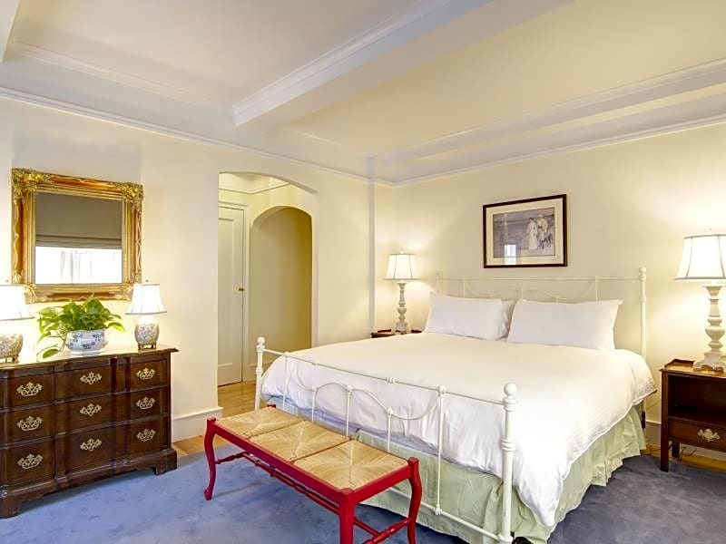 The Roger Smith Hotel