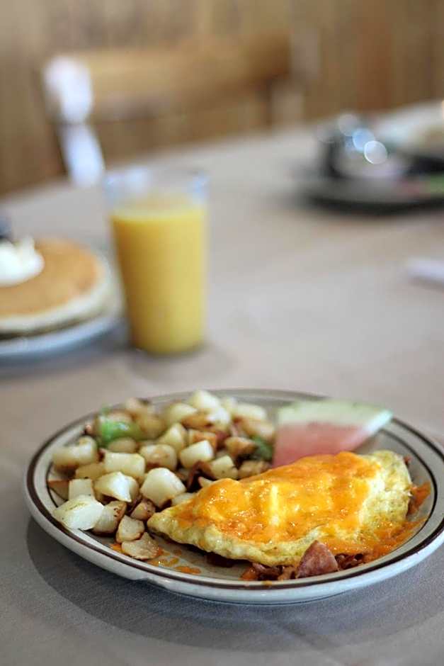 Days Inn by Wyndham Show Low