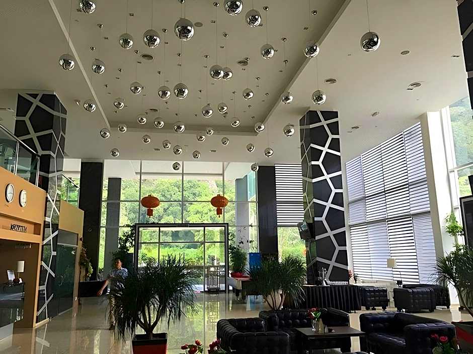 Symphony Suites Hotel