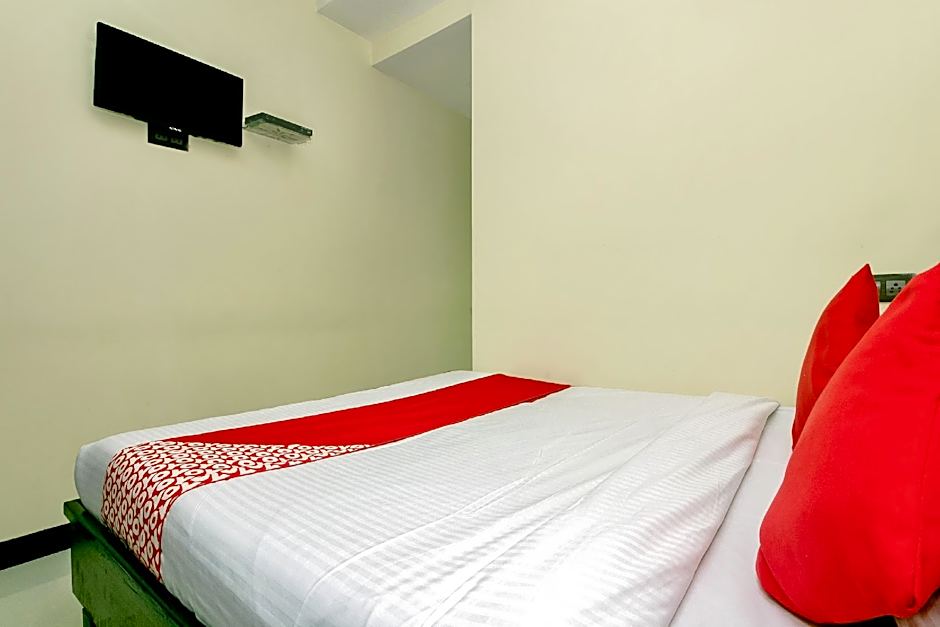 OYO 23656 Parimeet Hotel