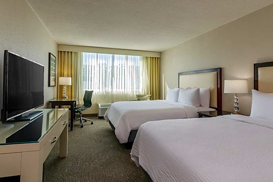 Holiday Inn & Suites Boston Peabody by IHG