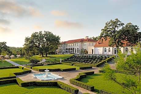 Commodore Perry Estate, Auberge Collection