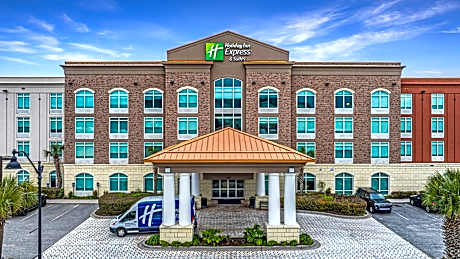Holiday Inn Express & Suites Charleston Arpt-Conv Ctr Area By IHG