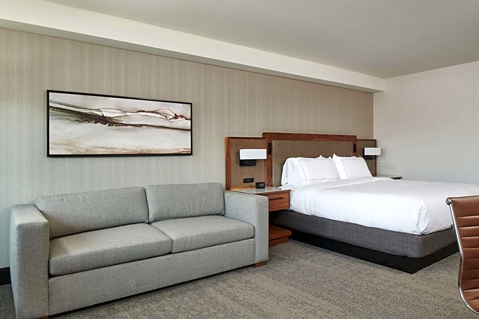 DoubleTree By Hilton Fullerton