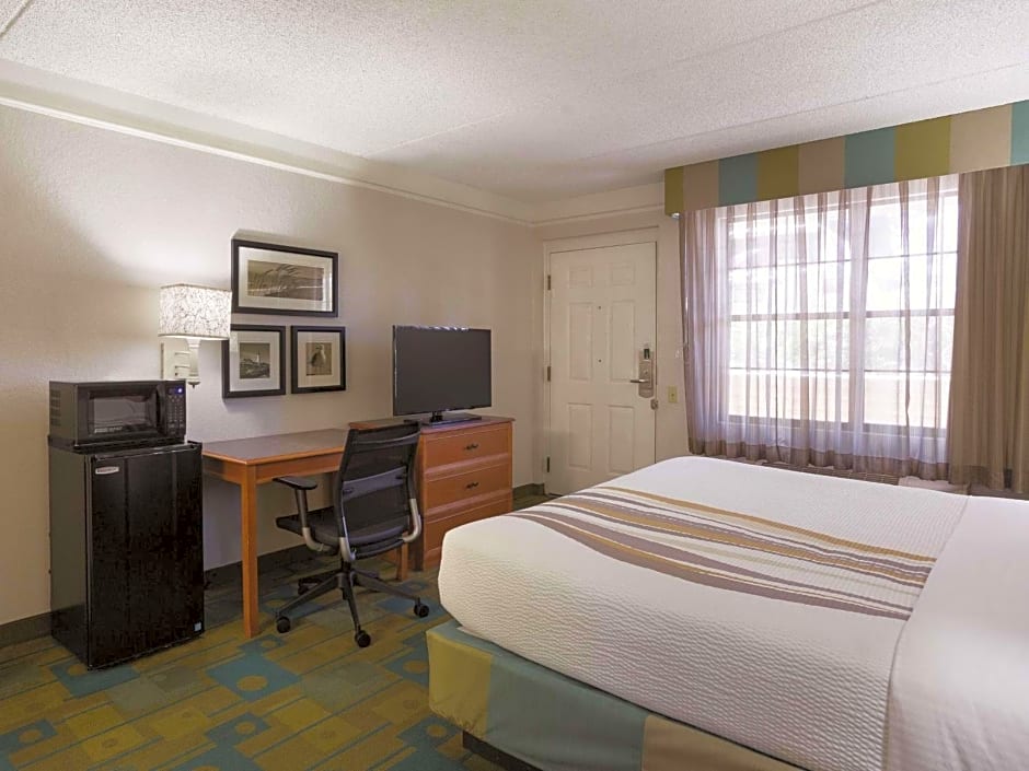 La Quinta Inn & Suites by Wyndham San Diego Chula Vista