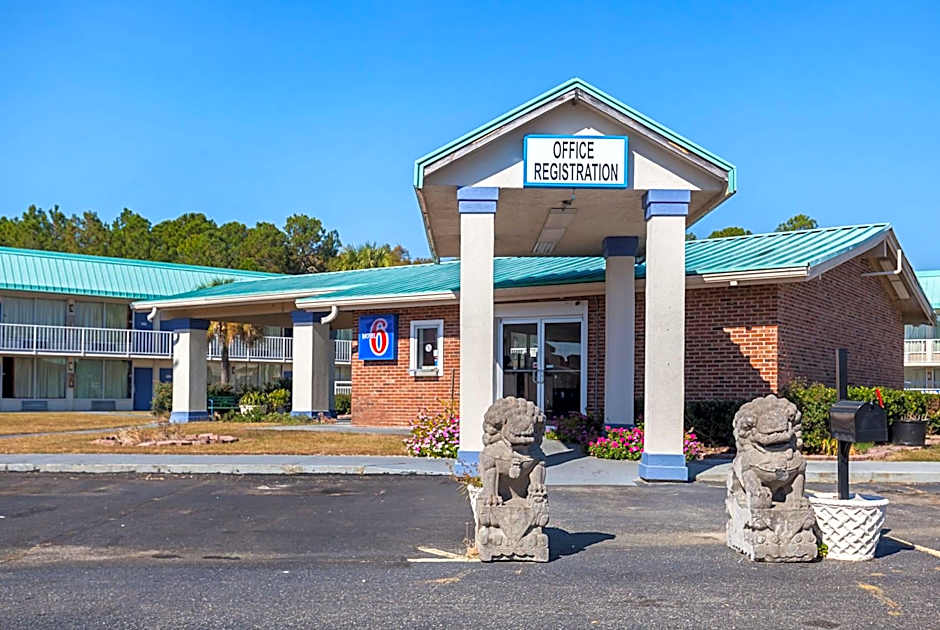 Motel 6-Tifton, GA
