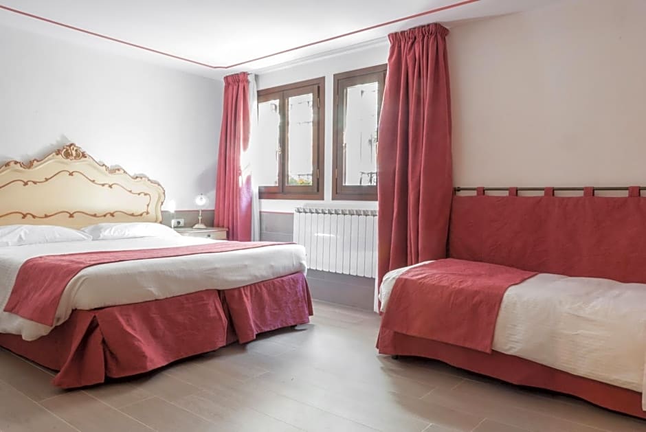 Ca' San Trovaso - 6 Rooms