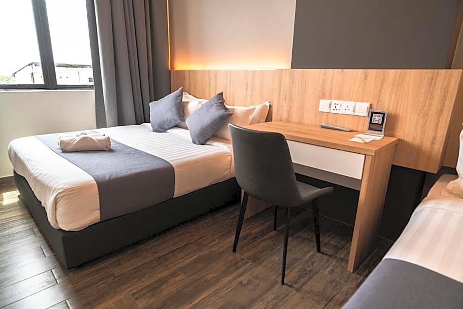 DJ Citi Plaza Hotel & Suites