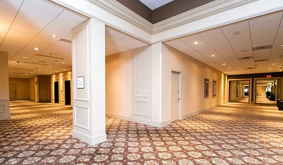 Adams Mark Hotel And Conference Center