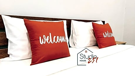 Studio251 HOUSE