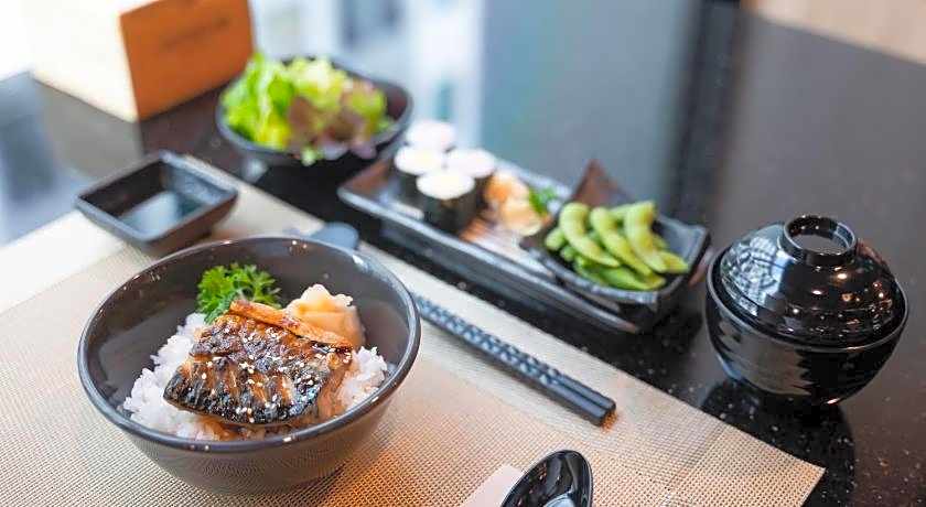 12 The Residence Hotel & Apartment