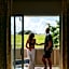 Plantation Hale Suites