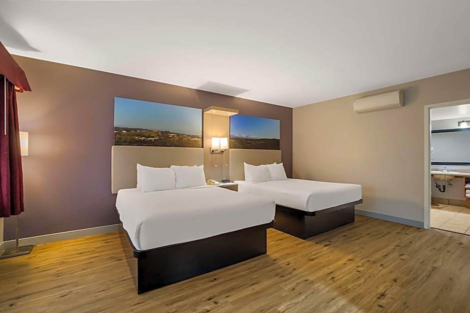 Photo 1 of 5 of Deluxe 2 Queen Beds