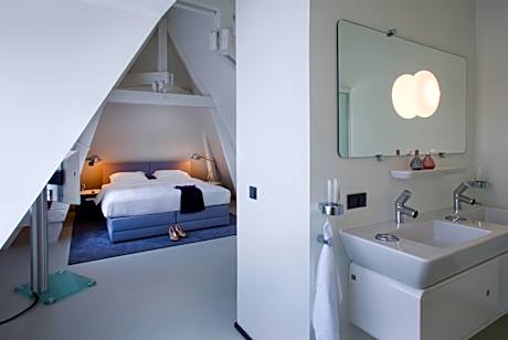 Deluxe Maisonette (3 Adults)