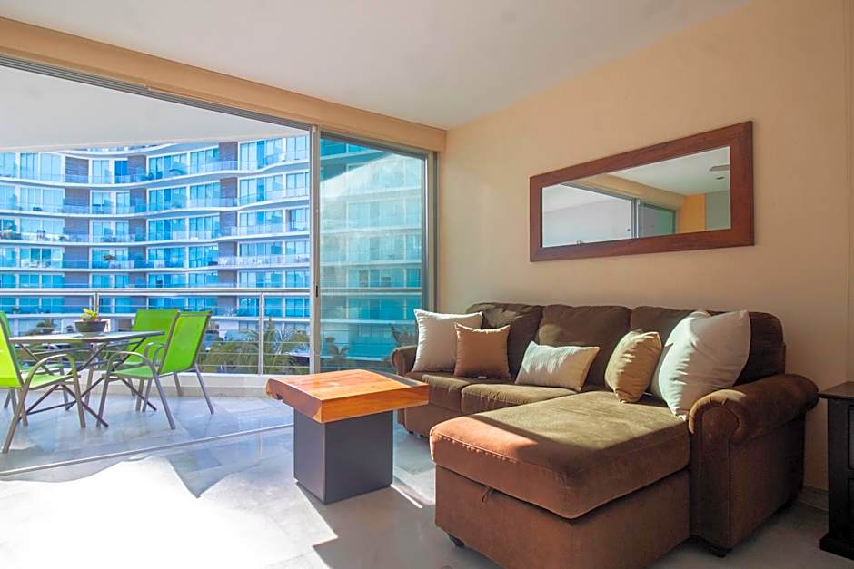 Suites at Aria Pacific Ocean Studio