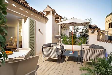 SUITE FAMILIAR WIT TERRACE 2 ADULTS AND 2 CHILDREN