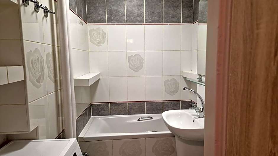 Grzybowska Pokoje Centrum