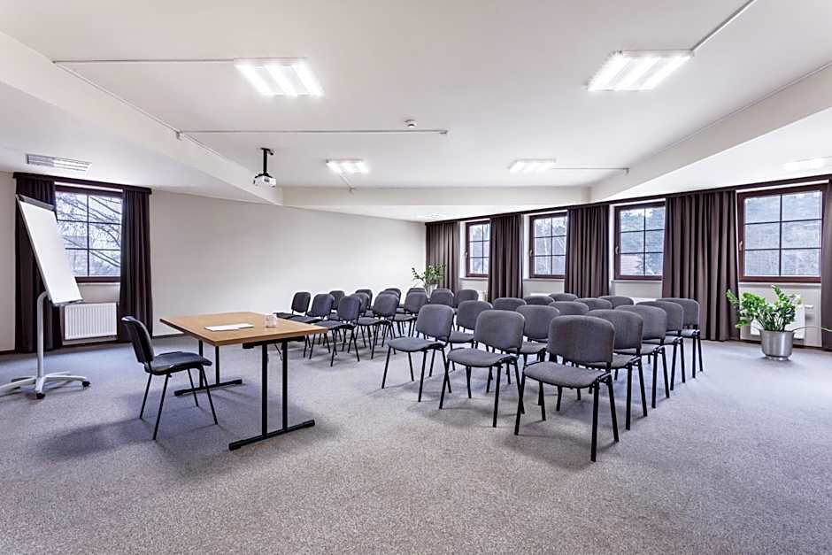 Hotel Modrzewiowy Dwór