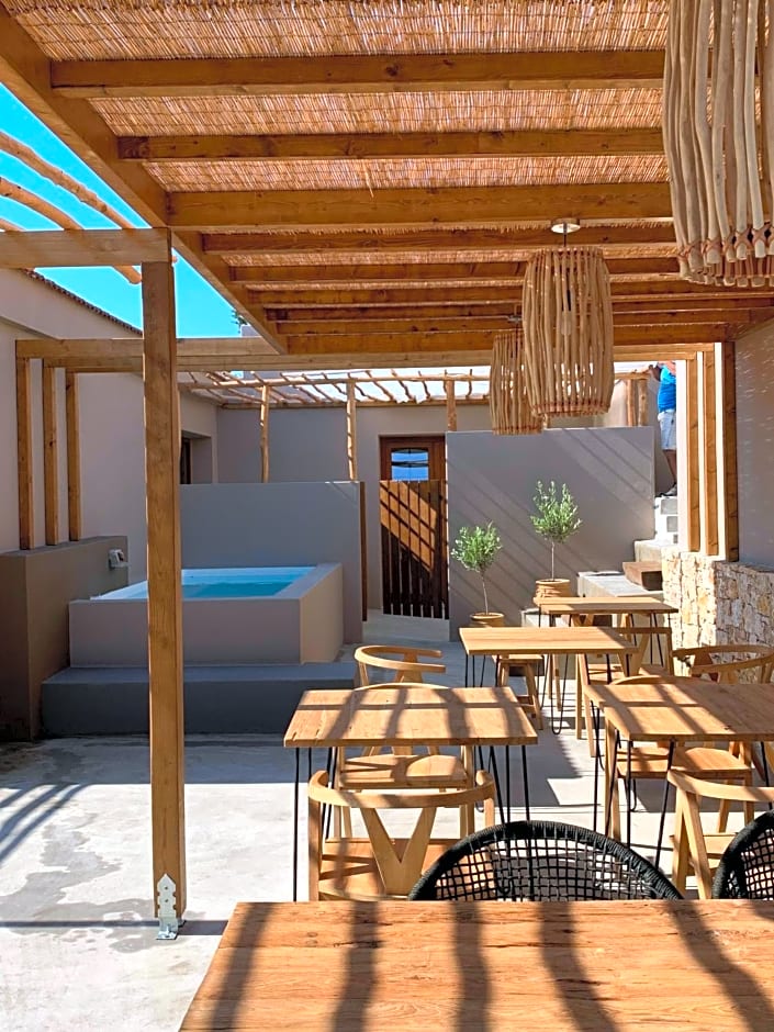 Aletri Swim Up Boutique Hotel