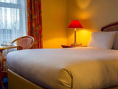 Double Room for Single Use