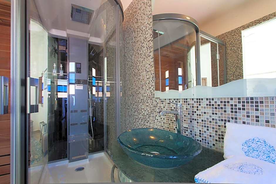 Riad Le Perroquet Bleu Suites & Spa