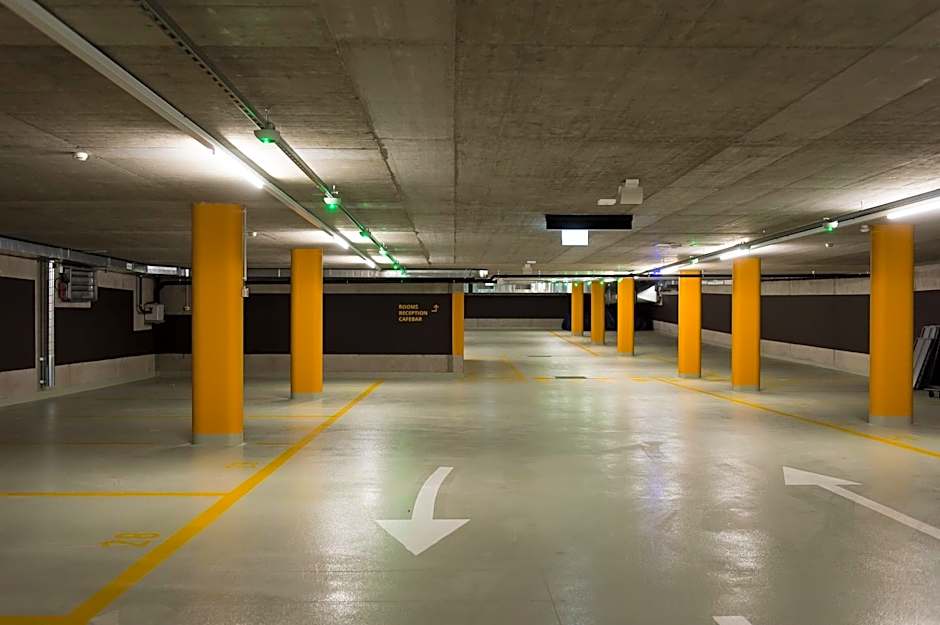 Hotel one66 (free parking garage)