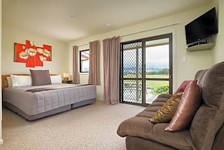 Studio with Garden View