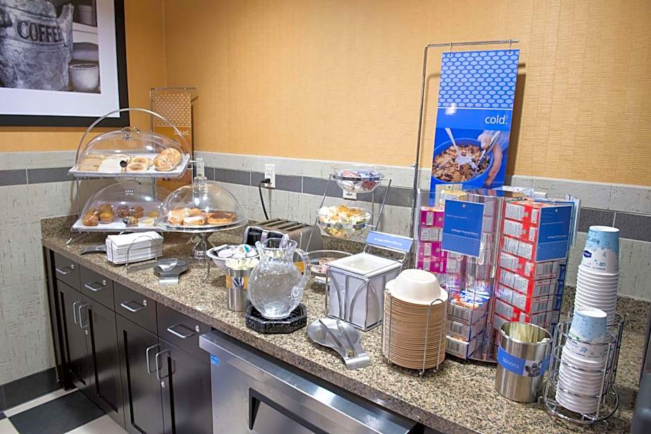 Hampton Inn By Hilton & Suites Bismarck Northwest