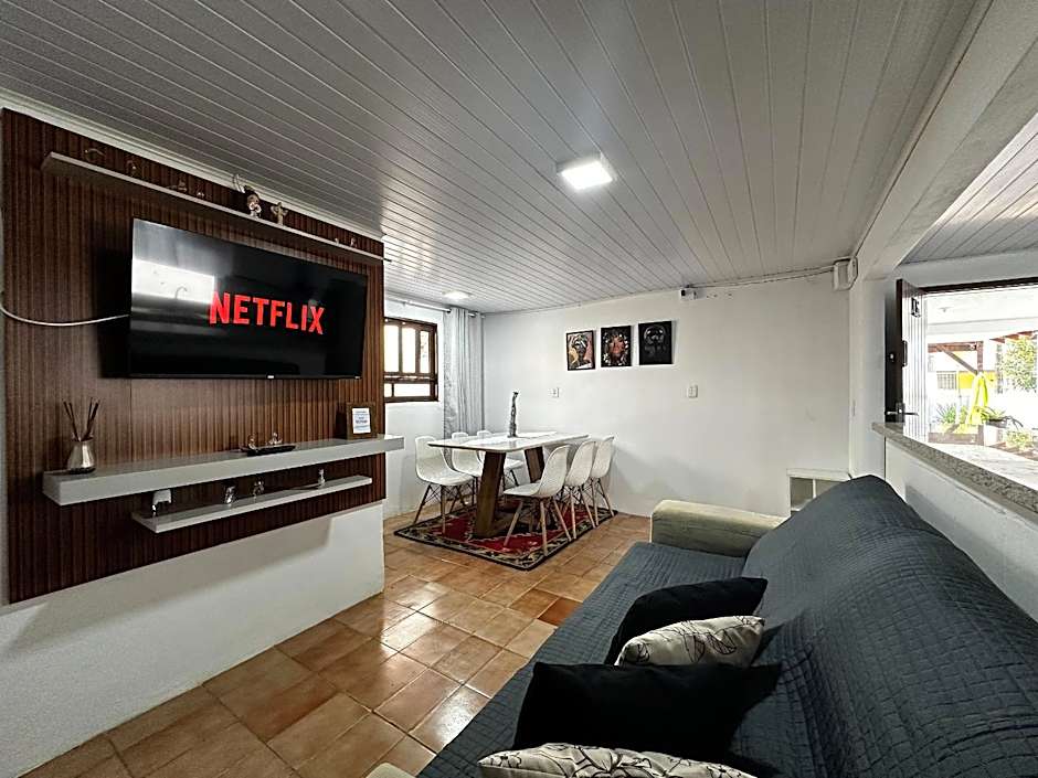 BS01- Casa com Piscina Aquecida e Churrasqueira