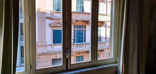 Smart Hotel Gallery House