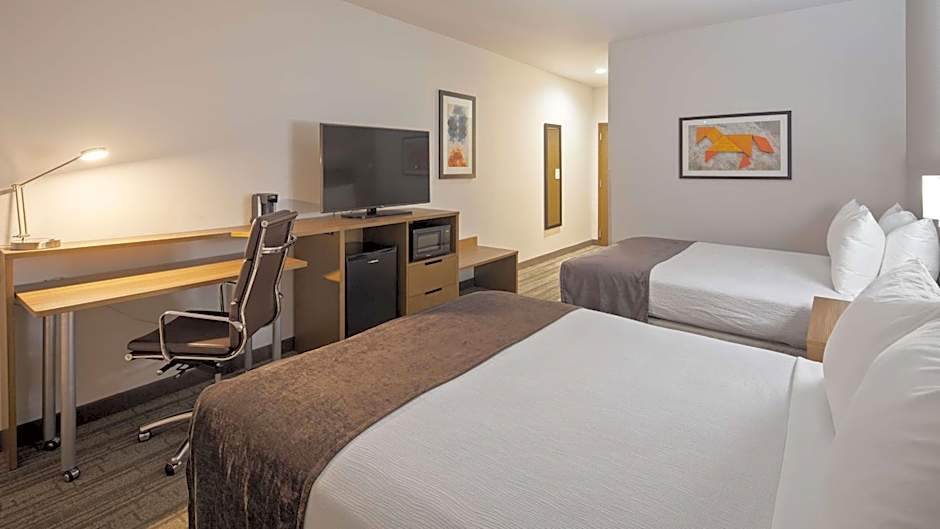 Best Western Green Oaks Inn & Suites
