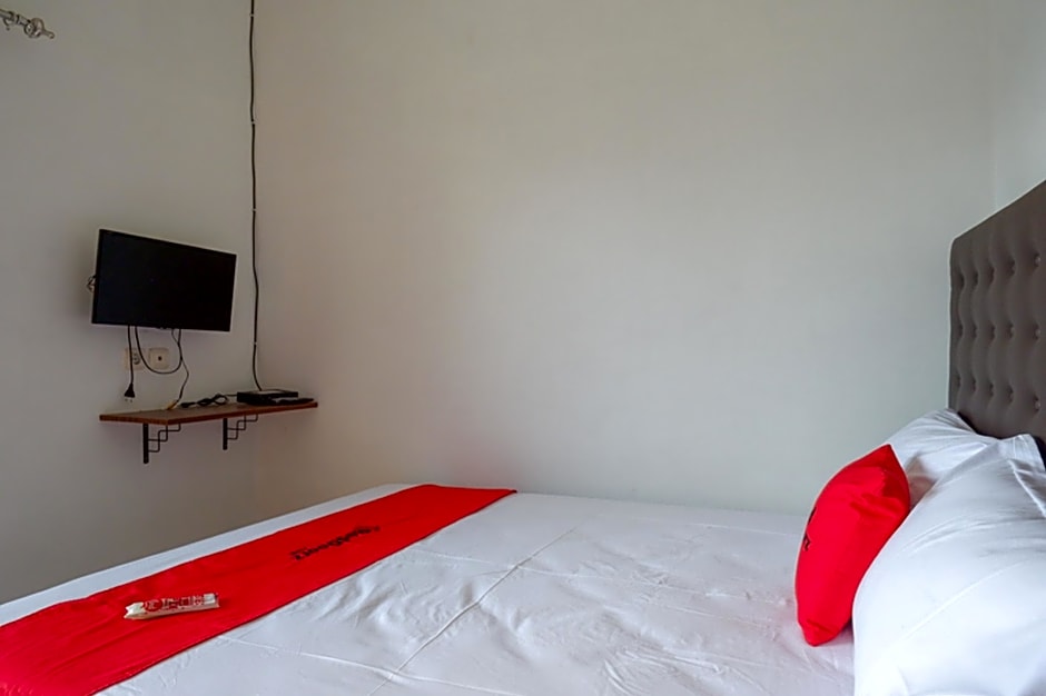 RedDoorz Syariah near UMS Solo - RSO Soeharso