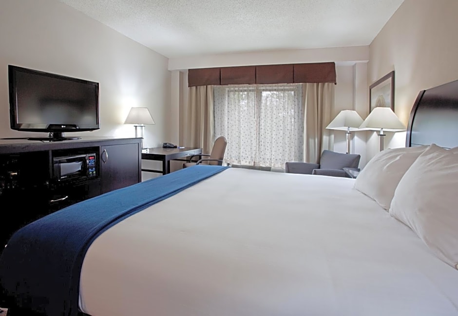 Holiday Inn Express Hotel & Suites Hope Mills-Fayetteville Airport By IHG
