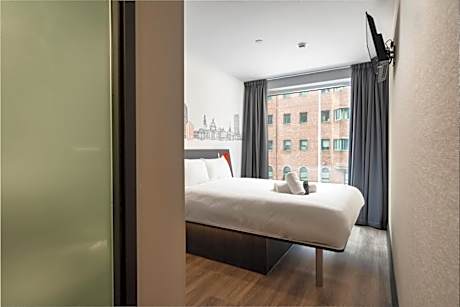 Double Room with Window