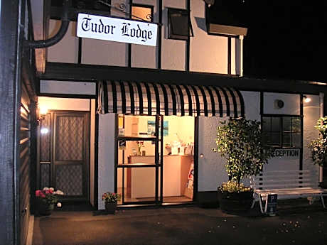 Tudor Lodge Motel