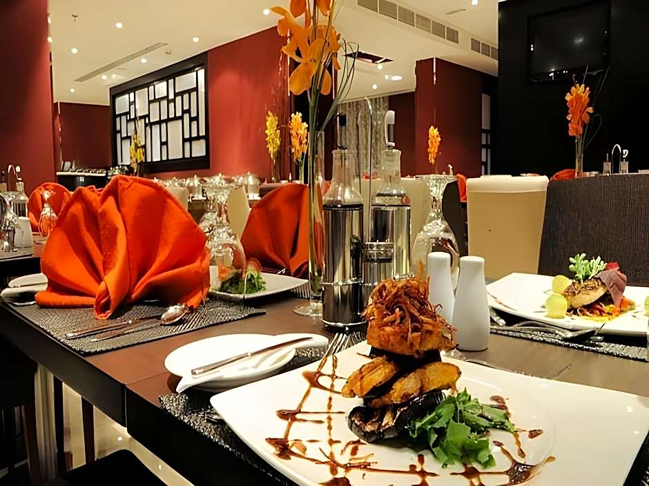 Al Hamra Hotel