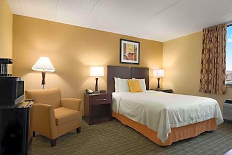 1 Queen Bed Non-Smoking