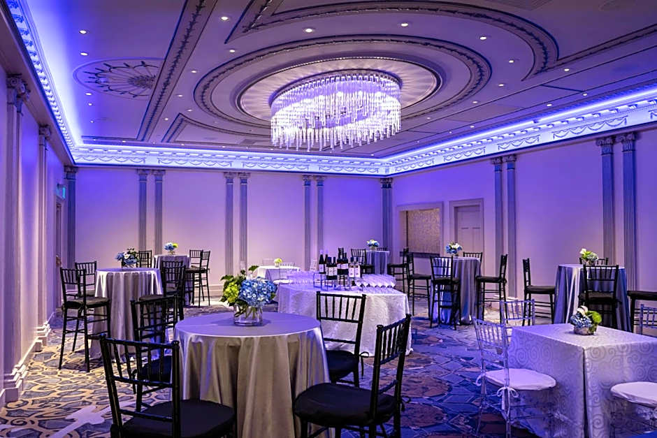 Sheraton Commander Hotel