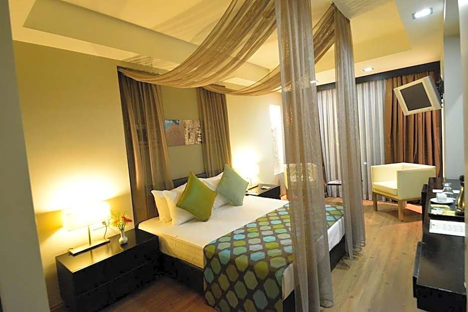 May Park Hotel