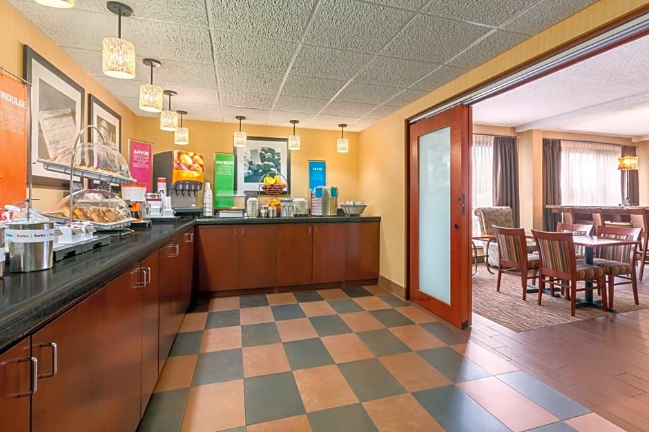 Hampton Inn Des Moines-Airport