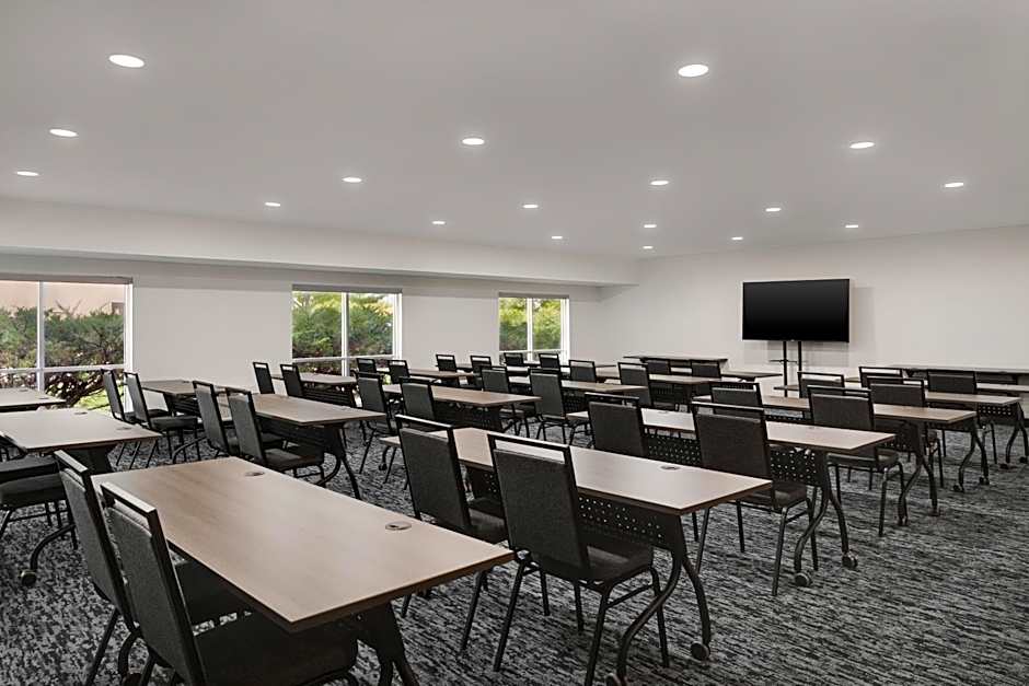 Fairfield Inn & Suites by Marriott Chicago Naperville/Aurora